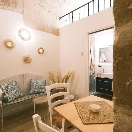 Mary House * Bari