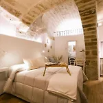 Mary House * Bari