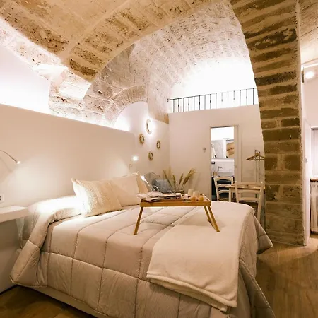 Mary House * Bari